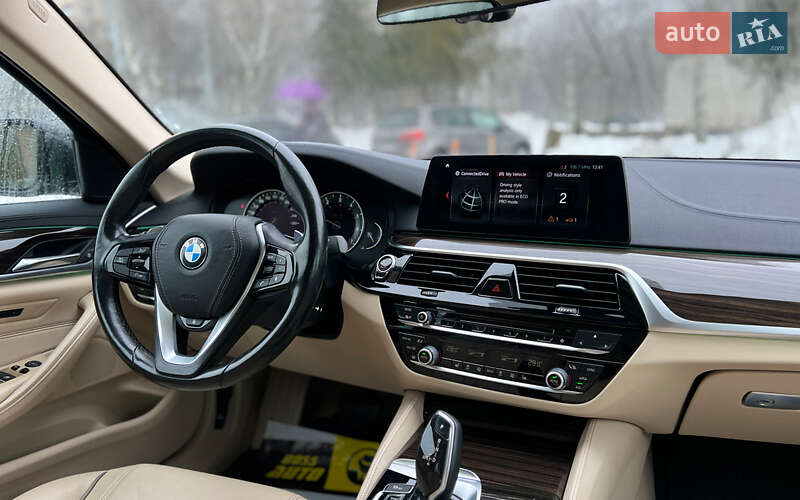 Седан BMW 5 Series 2017 в Львове