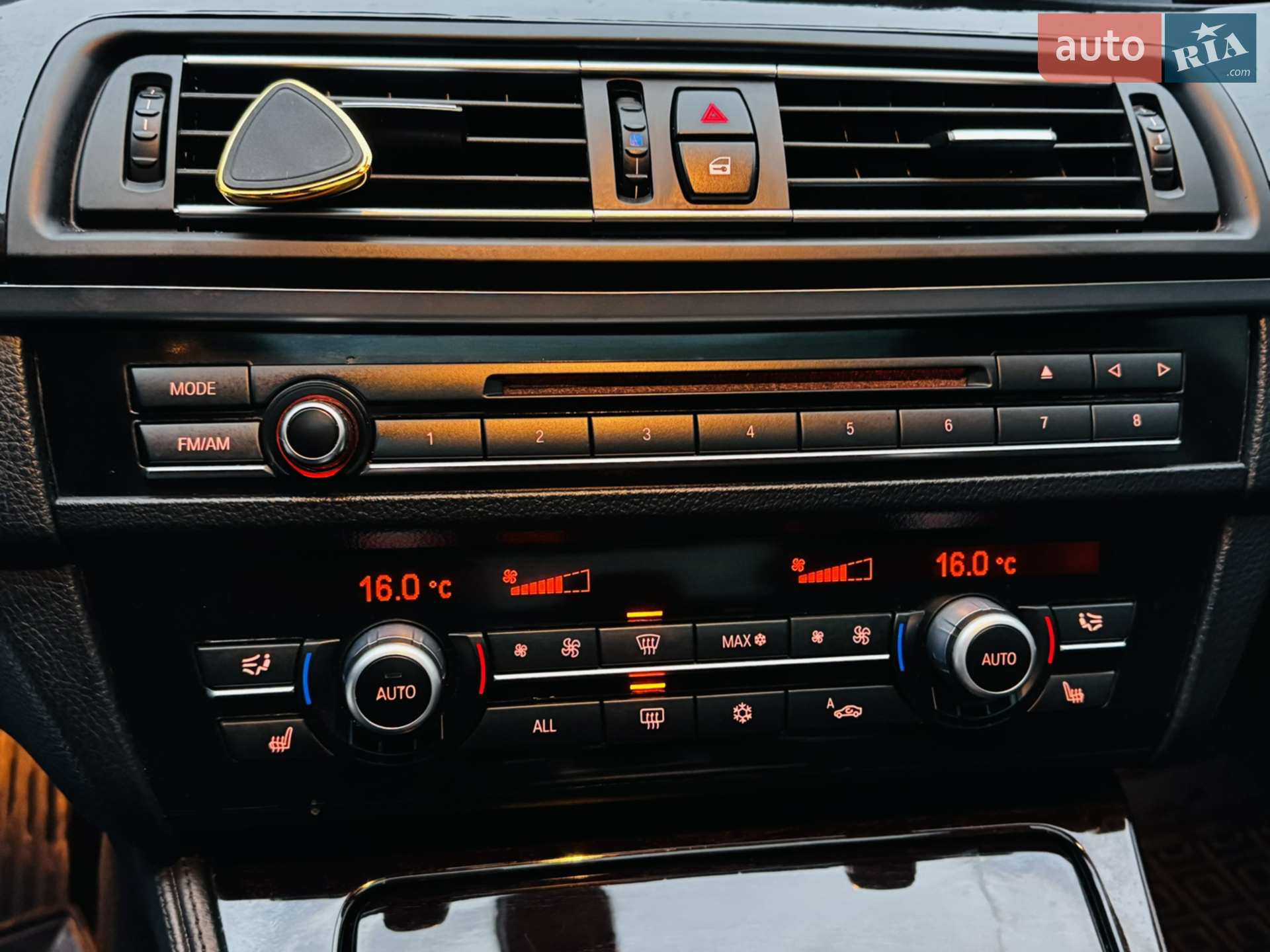 2011 BMW 5er - мініатюра 10