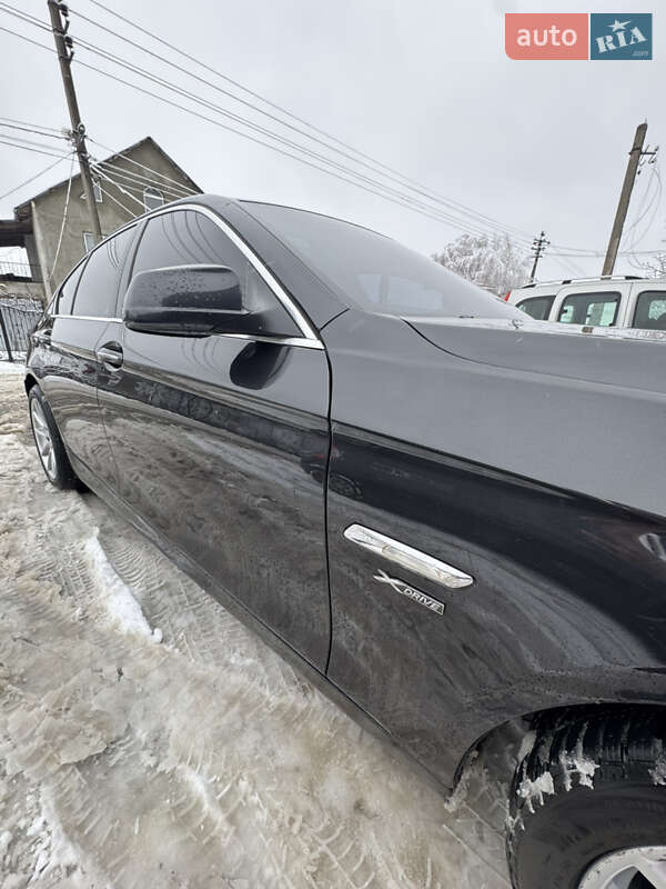 Седан BMW 5 Series 2011 в Хотине