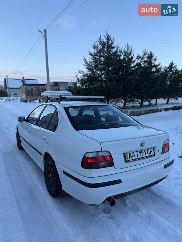 Седан BMW 5 Series 2002 в Львове