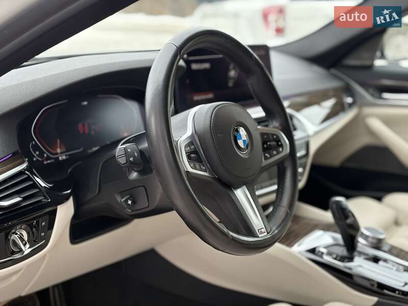Седан BMW 5 Series 2022 в Львове