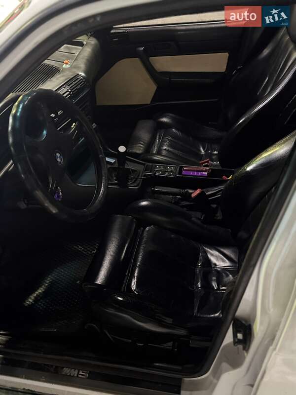 Седан BMW 5 Series 1991 в Киеве