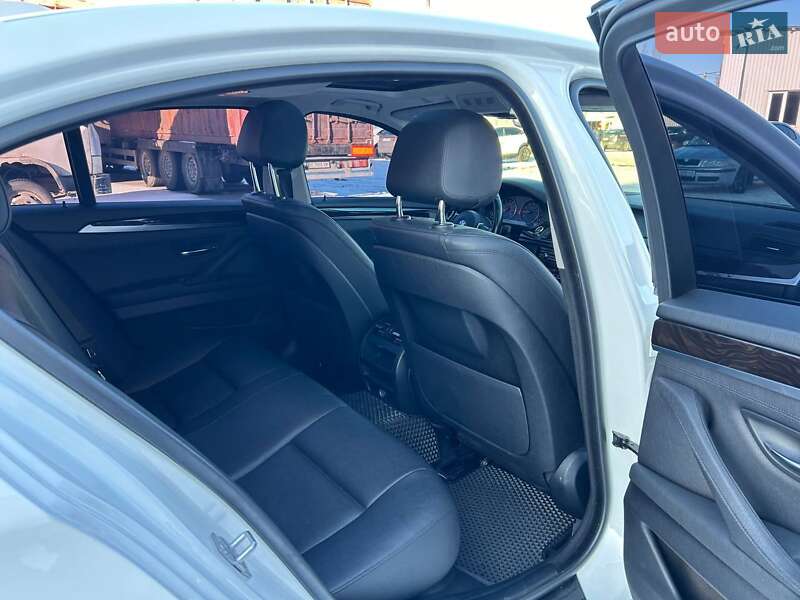 Седан BMW 5 Series 2016 в Николаеве