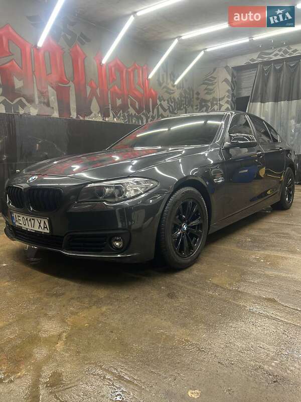 Седан BMW 5 Series 2015 в Каменском
