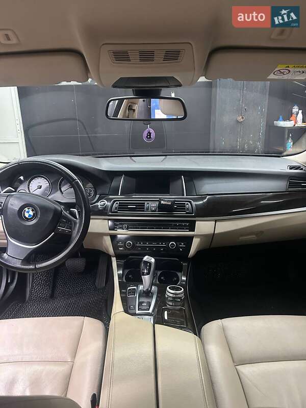 Седан BMW 5 Series 2015 в Каменском