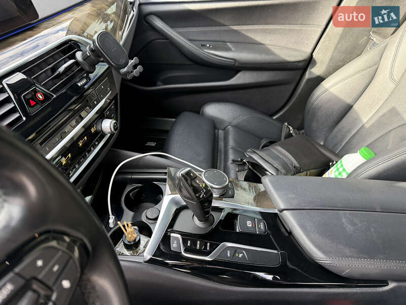 Седан BMW 5 Series 2019 в Львове