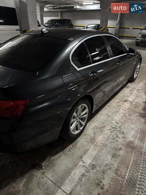 Седан BMW 5 Series 2012 в Кривом Роге