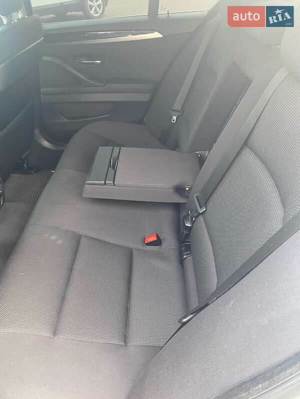 Седан BMW 5 Series 2012 в Гайсине