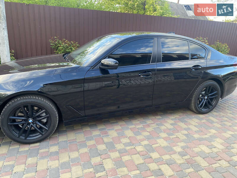 Седан BMW 5 Series 2017 в Киеве
