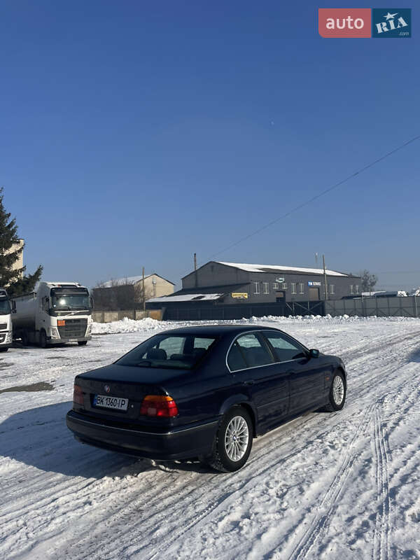 Седан BMW 5 Series 1999 в Березному