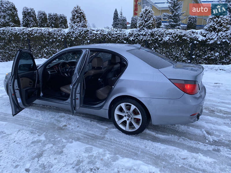 Седан BMW 5 Series 2004 в Долине