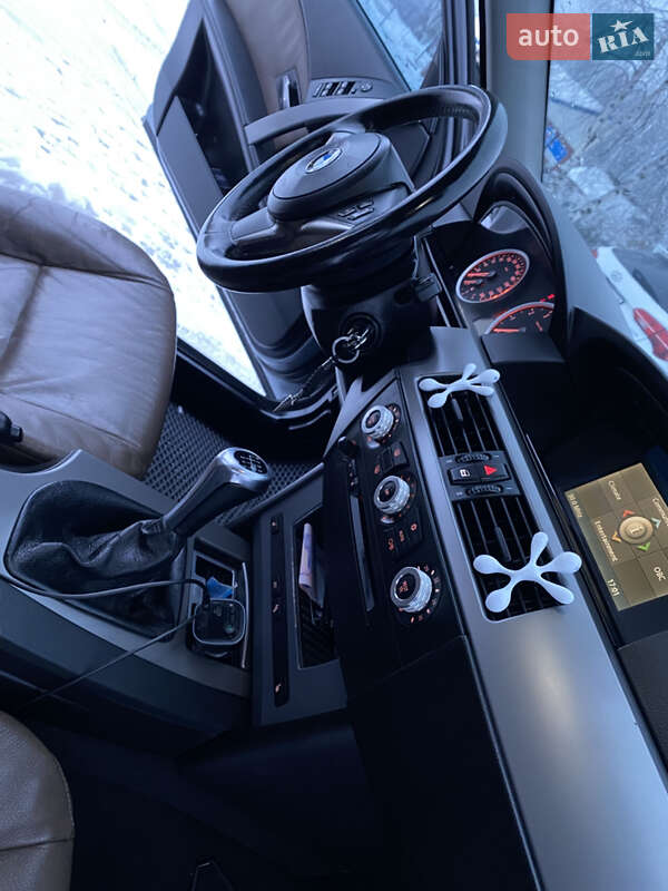 Седан BMW 5 Series 2004 в Долине