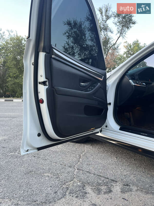 Седан BMW 5 Series 2012 в Запорожье