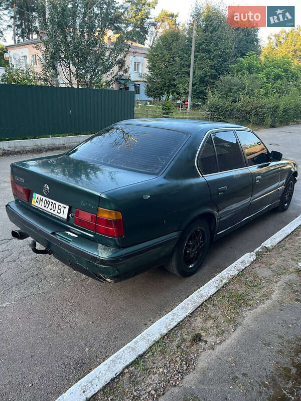 Седан BMW 5 Series 1989 в Житомире
