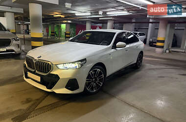 Седан BMW 5 Series 2024 в Киеве