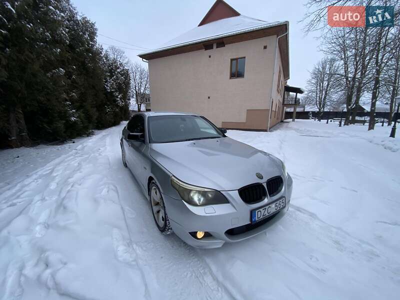 Седан BMW 5 Series 2004 в Калуше