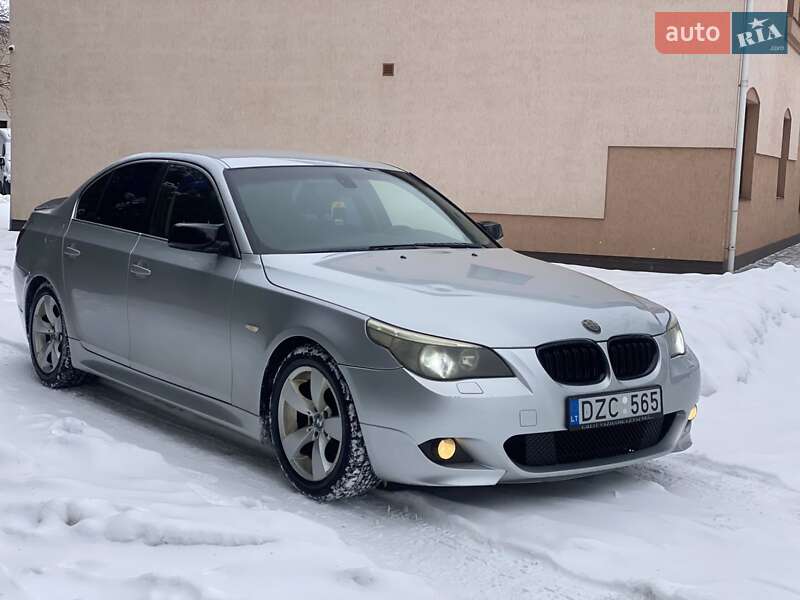 Седан BMW 5 Series 2004 в Калуше