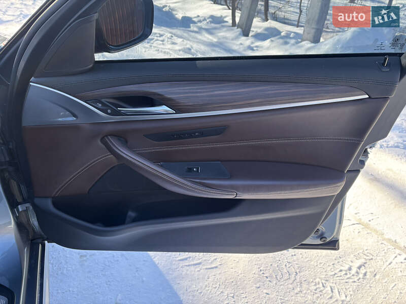 Седан BMW 5 Series 2017 в Барышевке