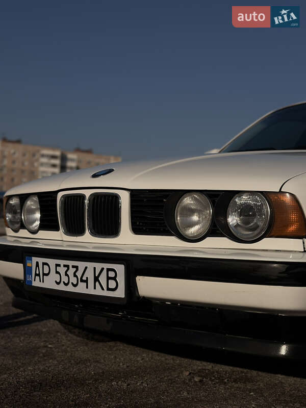 Седан BMW 5 Series 1989 в Запорожье