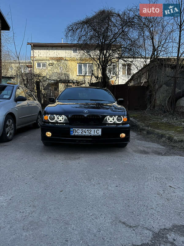 Седан BMW 5 Series 2000 в Львове