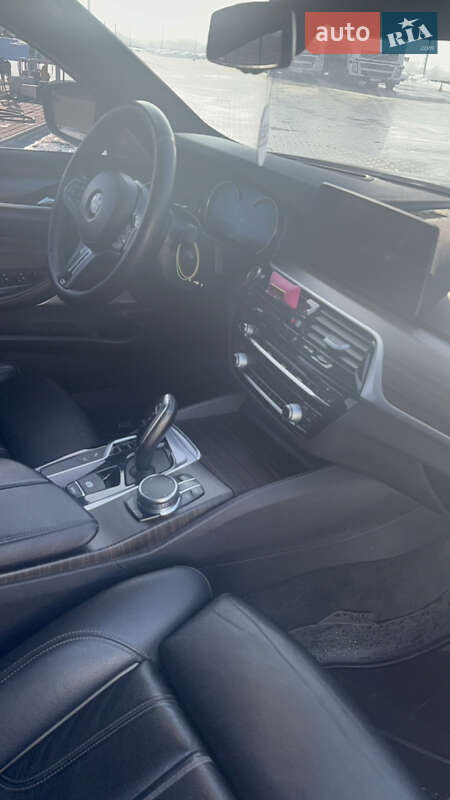 Седан BMW 5 Series 2017 в Черновцах