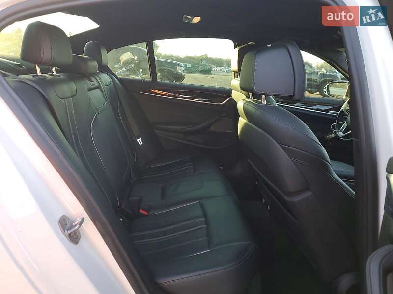 Седан BMW 5 Series 2018 в Львове