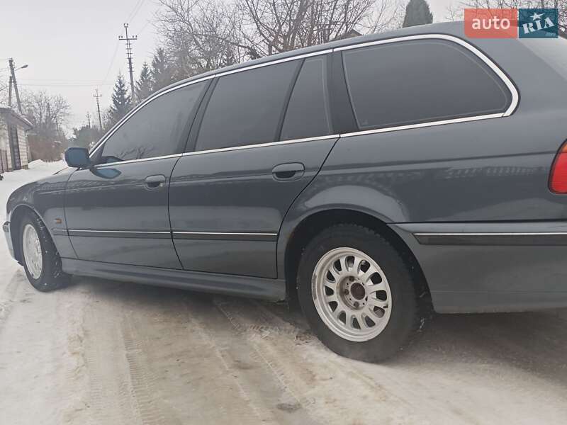 Универсал BMW 5 Series 1999 в Вышгороде