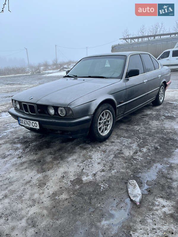 Седан BMW 5 Series 1993 в Хмельницком