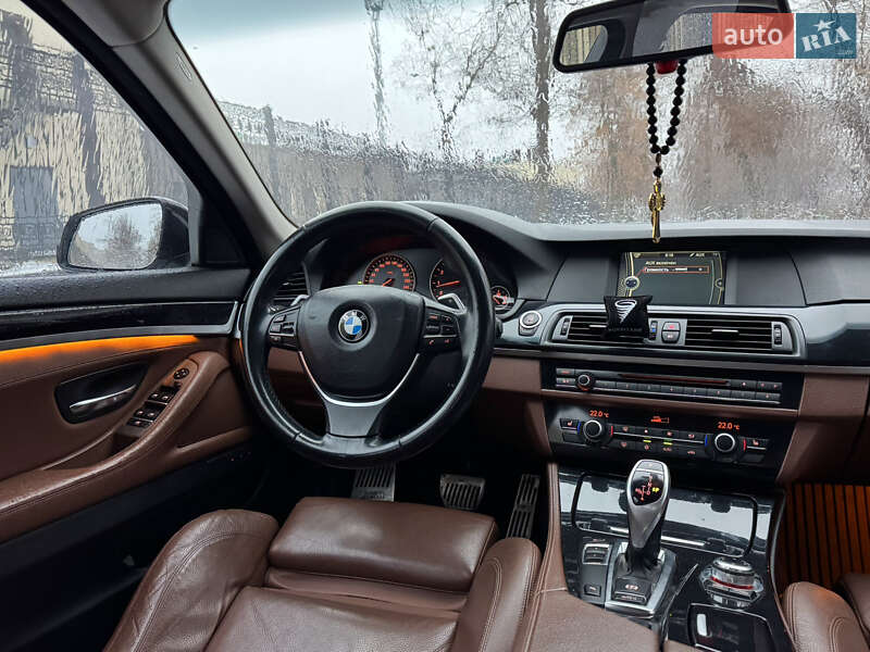 Седан BMW 5 Series 2010 в Харькове
