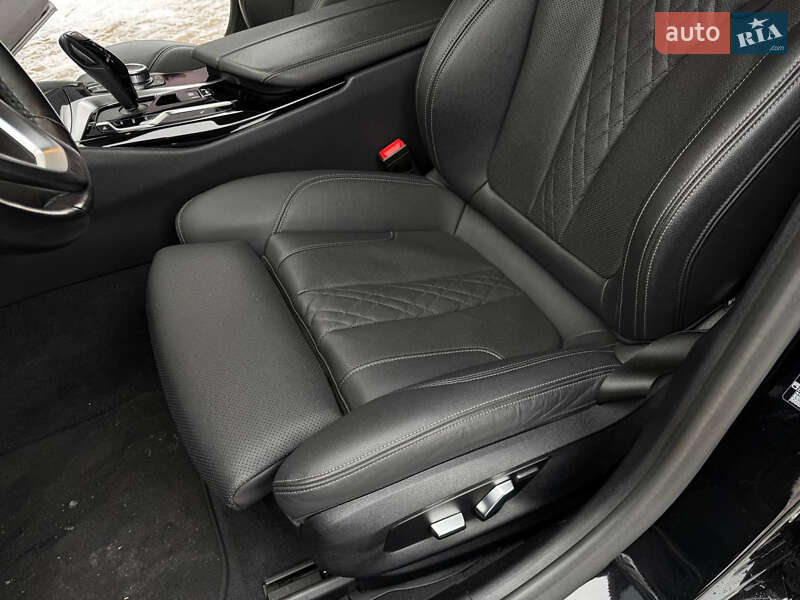 Седан BMW 5 Series 2020 в Киеве