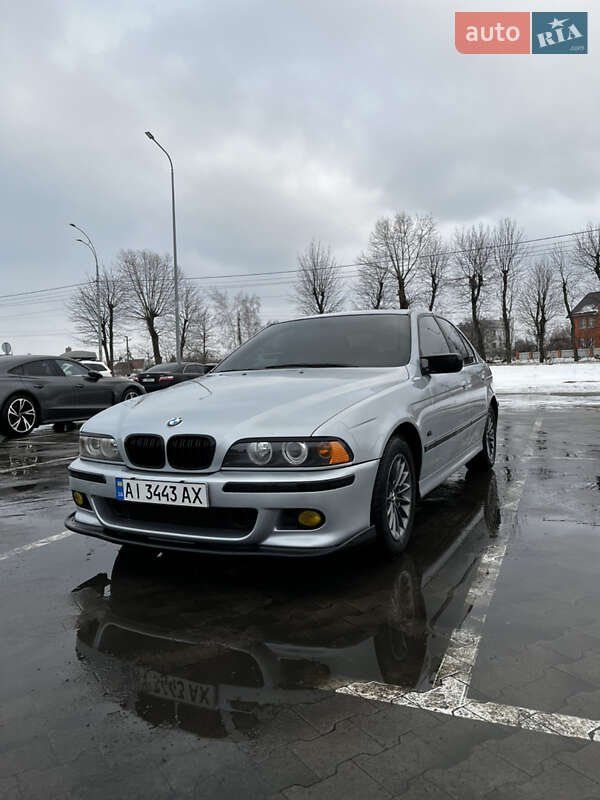 Седан BMW 5 Series 1998 в Новых Петровцах