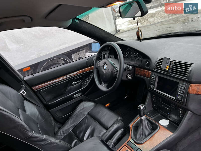 Седан BMW 5 Series 1998 в Новых Петровцах