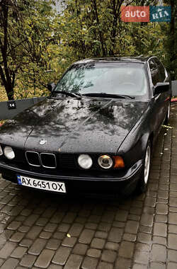 Седан BMW 5 Series 1989 в Харькове