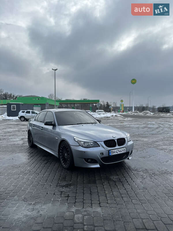Седан BMW 5 Series 2004 в Радивилове
