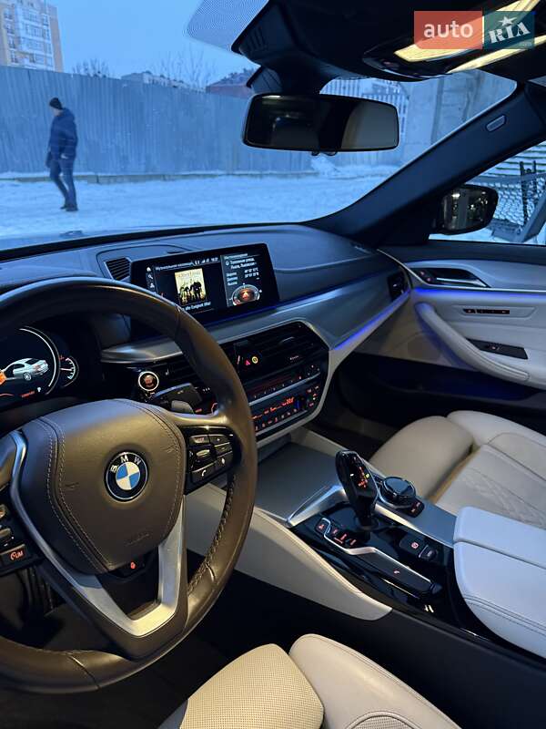 Седан BMW 5 Series 2017 в Львове