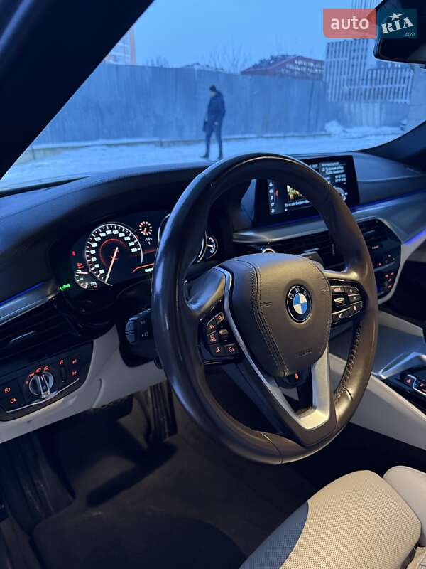 Седан BMW 5 Series 2017 в Львове