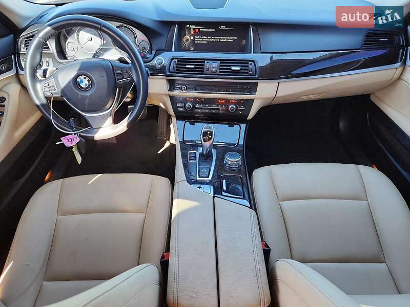 Седан BMW 5 Series 2016 в Львове