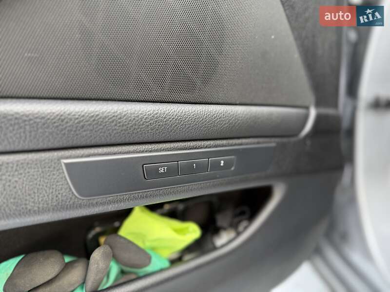 Седан BMW 5 Series 2015 в Львові