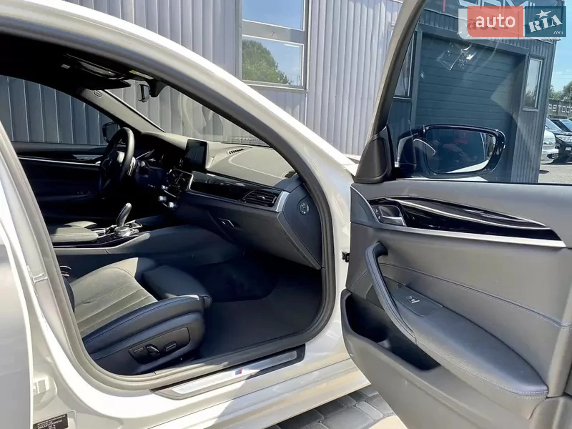 2016 BMW 5er - мініатюра 21
