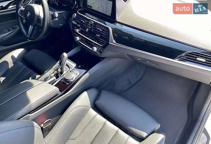 Седан BMW 5 Series 2016 в Киеве фото 27 Седан BMW 5 Series 2016 в Киеве
