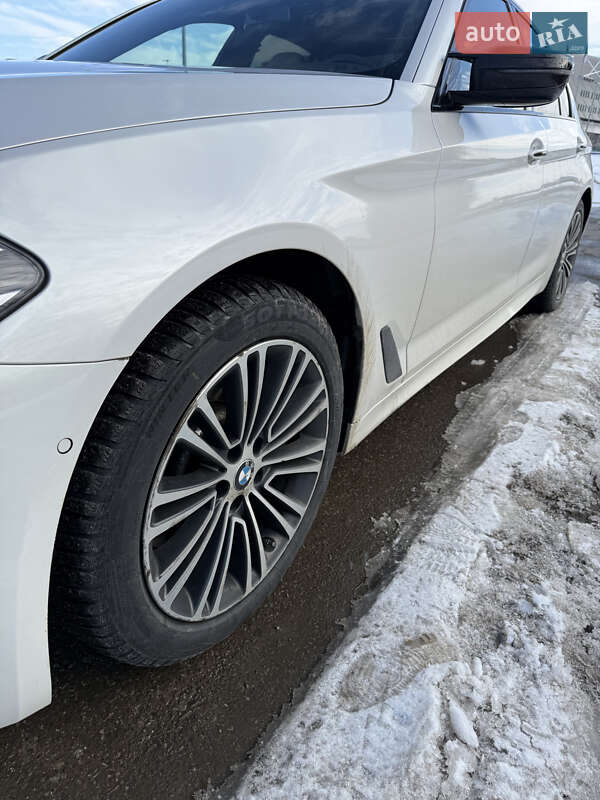 Седан BMW 5 Series 2018 в Львове