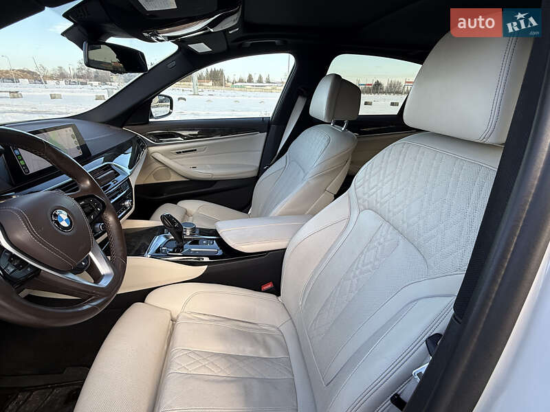 Седан BMW 5 Series 2018 в Львове
