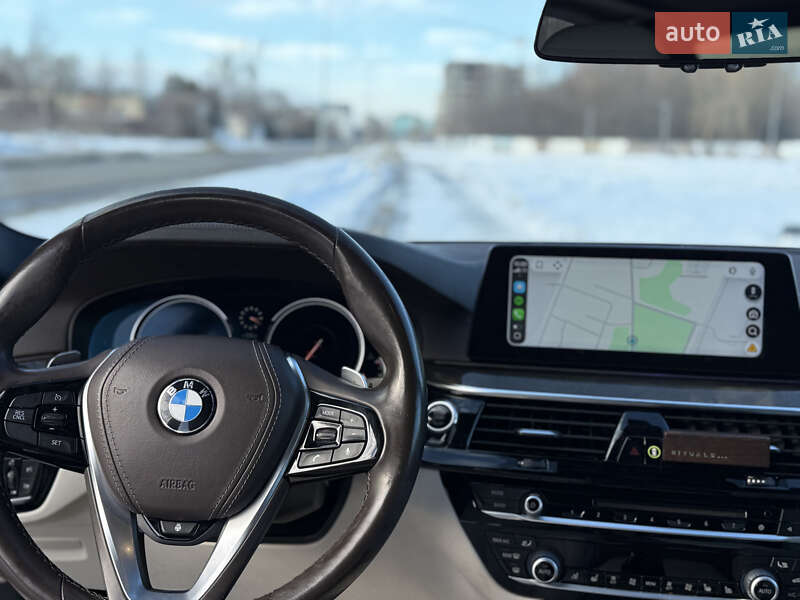 Седан BMW 5 Series 2018 в Львове