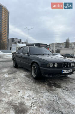 Седан BMW 5 Series 1990 в Киеве
