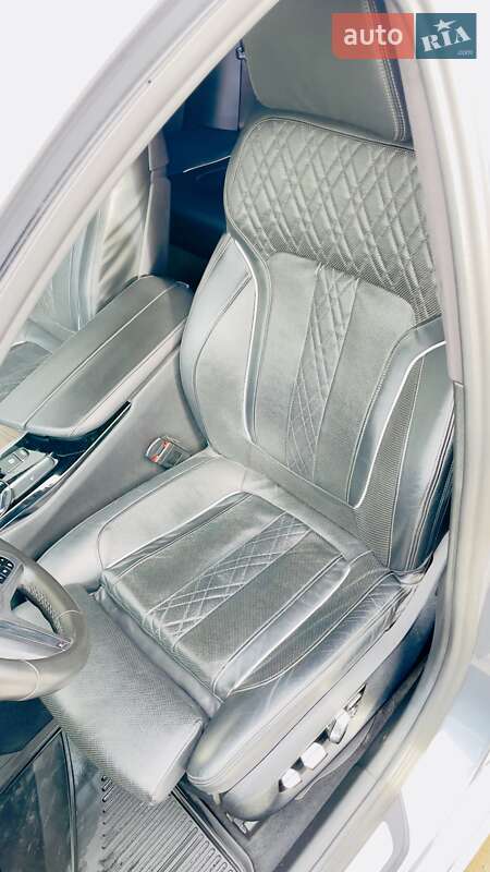 Седан BMW 5 Series 2017 в Бурштыне