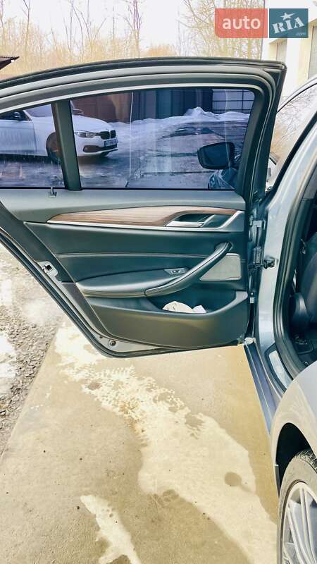 Седан BMW 5 Series 2017 в Бурштыне