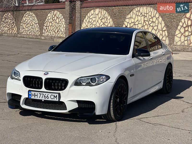 Седан BMW 5 Series 2015 в Миколаєві