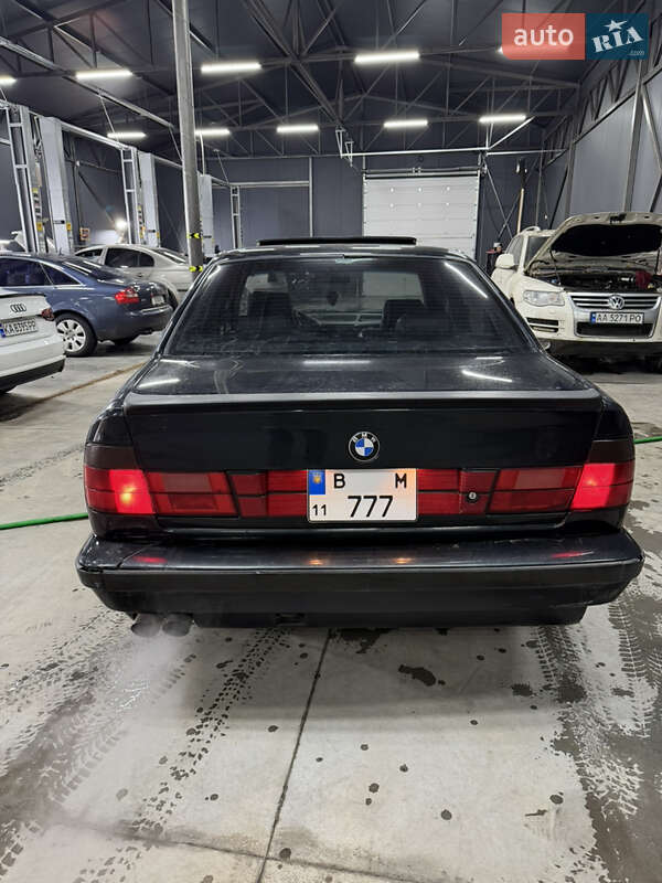 Седан BMW 5 Series 1992 в Киеве
