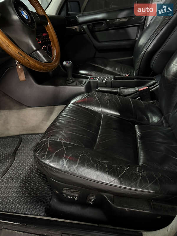 Седан BMW 5 Series 1992 в Киеве