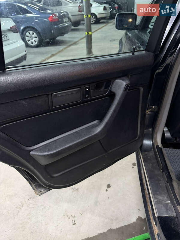 Седан BMW 5 Series 1992 в Киеве